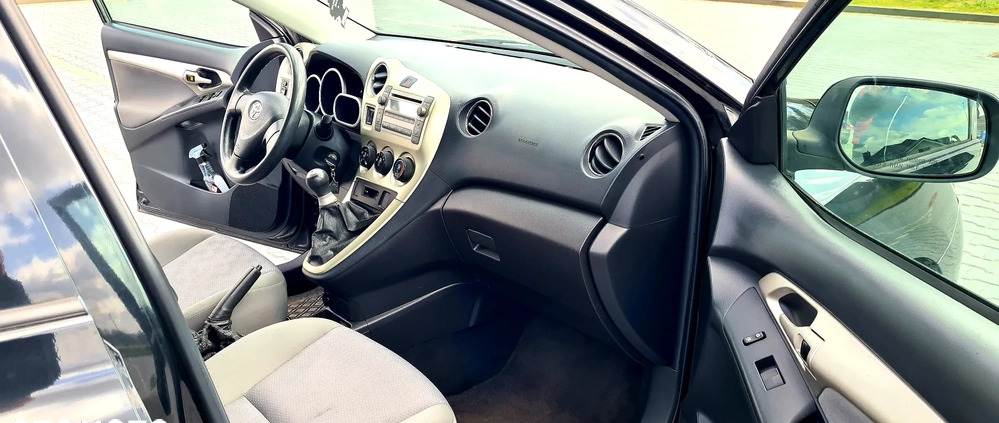 Toyota Matrix cena 20900 przebieg: 150000, rok produkcji 2008 z Żukowo małe 352